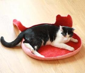 Cat bed - cat cave - cat house - eco-friendly handmade felted wool cat bed - red with natural white